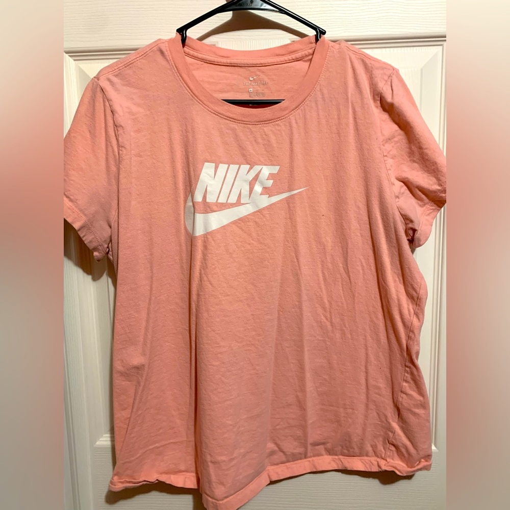 womens nike top